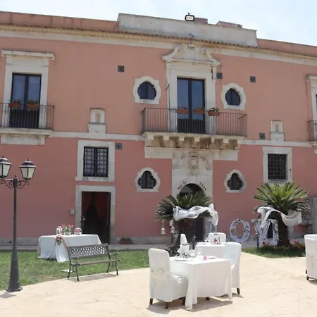 ホテル Lady Lusya カッシビレ