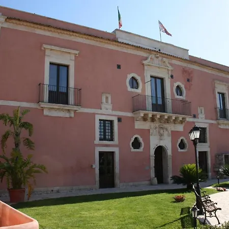 Lady Lusya ホテル カッシビレ